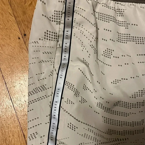 Nike running shorts - Picture 2 of 6
